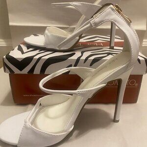 Women HOT TOMATO White Thin Strap High Heels Size: 9W 155011/GIANNA